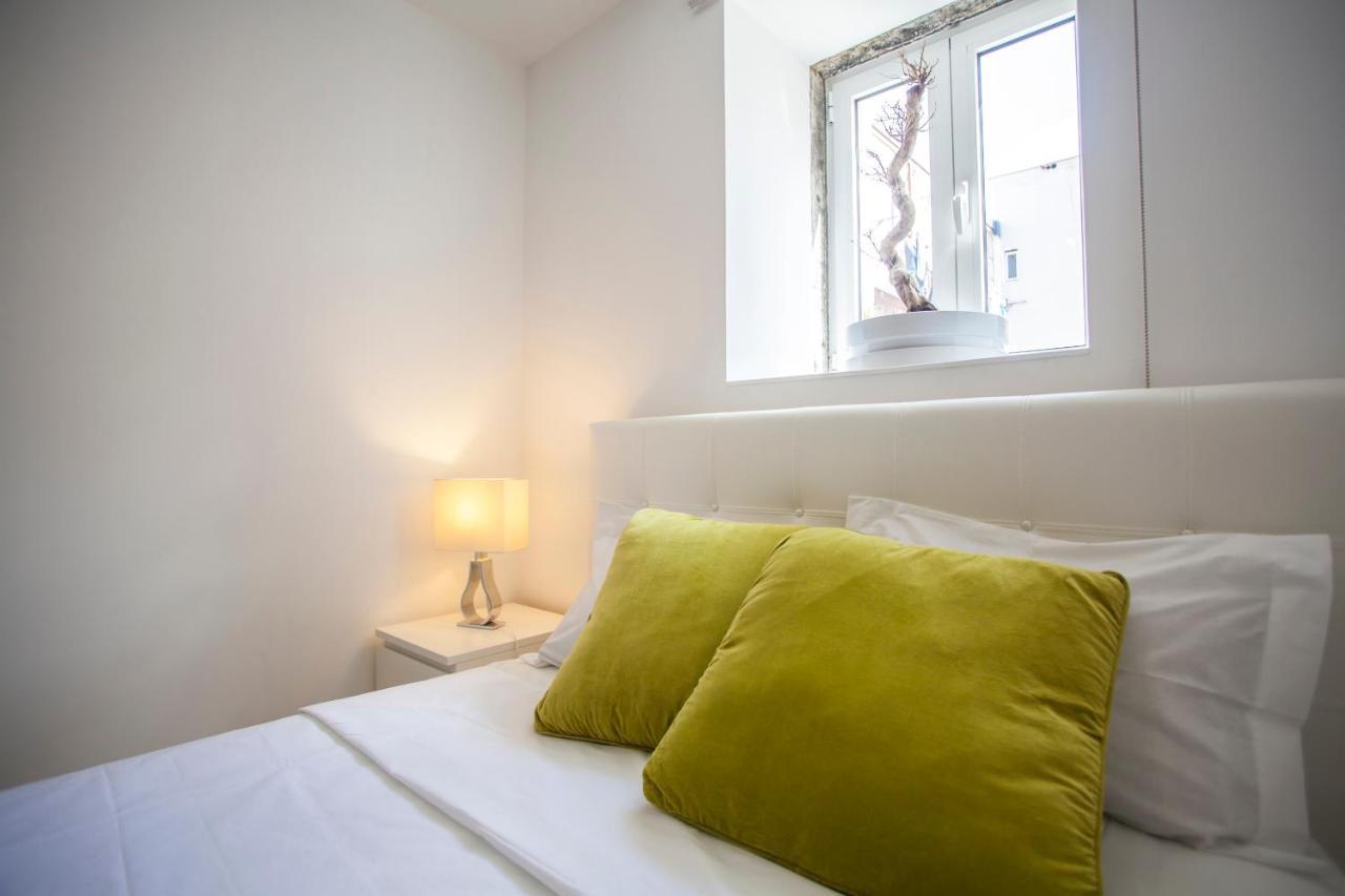 Amalia Apartments In Santos Lisbon Luaran gambar